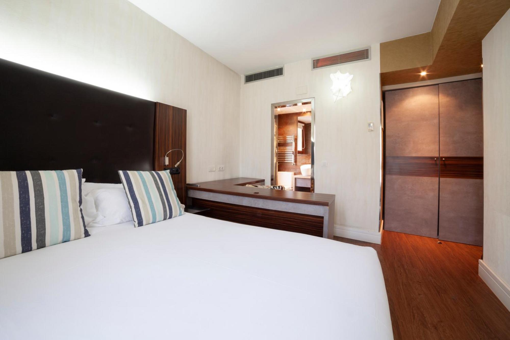 Petit Palace Tamarises Getxo Room photo